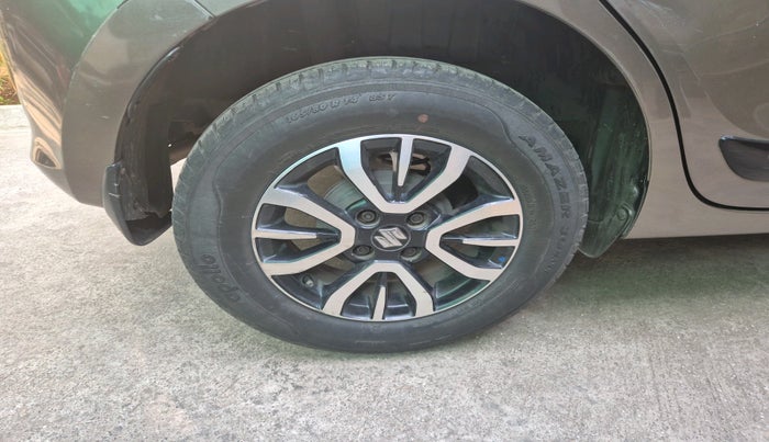 2020 Maruti Swift VXI AMT, Petrol, Automatic, 33,028 km, tyre