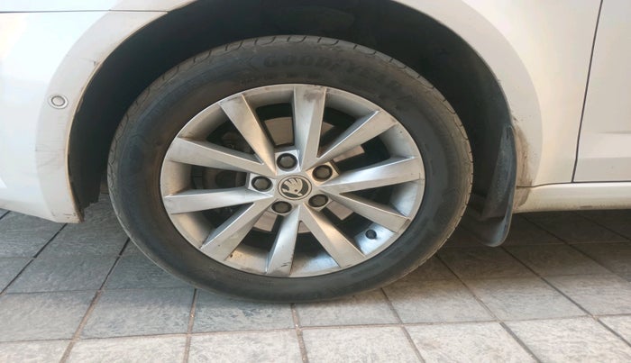 2018 Skoda Octavia 2.0 TDI L&K AT, Diesel, Automatic, 73,230 km, tyre