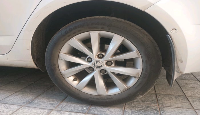 2018 Skoda Octavia 2.0 TDI L&K AT, Diesel, Automatic, 73,230 km, tyre