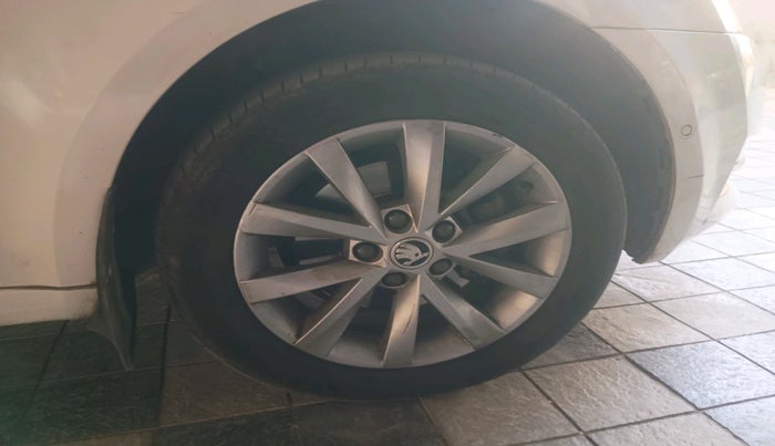 2018 Skoda Octavia 2.0 TDI L&K AT, Diesel, Automatic, 73,230 km, tyre