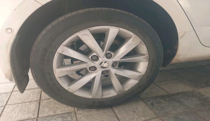 2018 Skoda Octavia 2.0 TDI L&K AT, Diesel, Automatic, 73,230 km, tyre