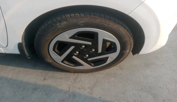 2024 Hyundai GRAND I10 NIOS MAGNA CORPORATE EDITION AMT 1.2 KAPPA VTVT, Petrol, Automatic, 1,236 km, tyre