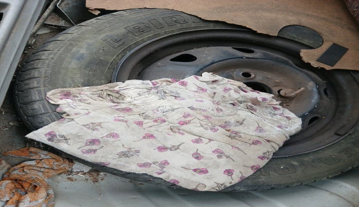 2011 Maruti Alto K10 LXI, Petrol, Manual, 1,09,249 km, tyre