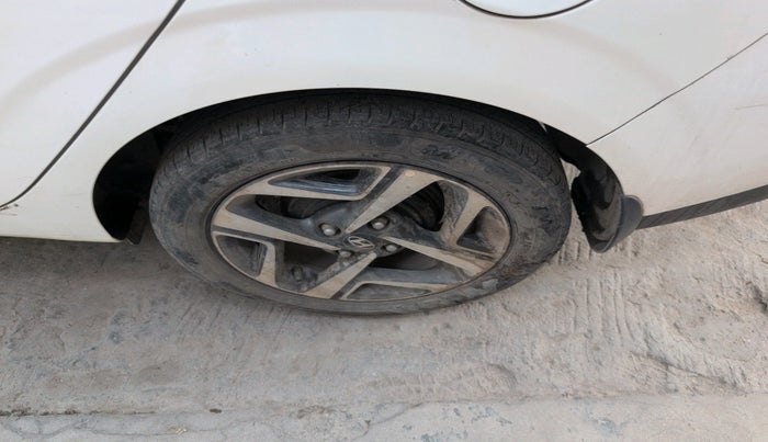 2020 Hyundai AURA SX 1.2, Petrol, Manual, 54,348 km, tyre