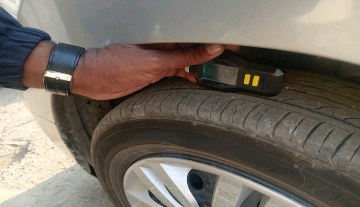 2017 Maruti Wagon R 1.0 VXI, Petrol, Manual, 1,11,468 km, tyre