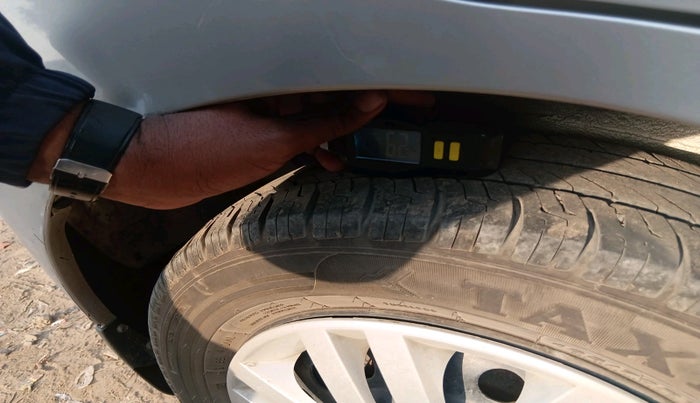 2017 Maruti Wagon R 1.0 VXI, Petrol, Manual, 1,11,468 km, tyre