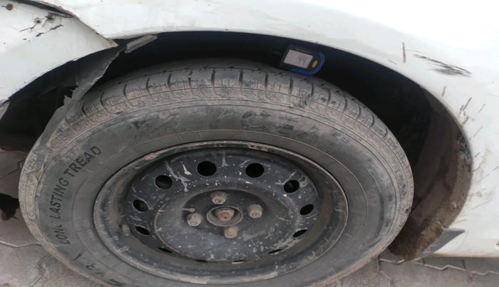 2013 Maruti Swift Dzire VDI, Diesel, Manual, 1,12,926 km, tyre