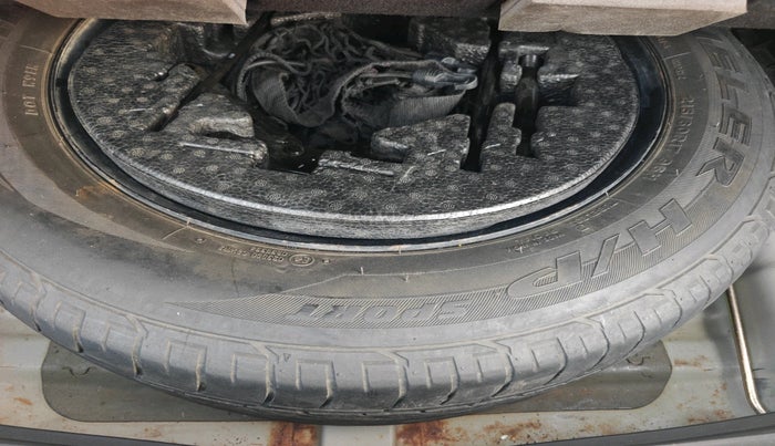 2017 Hyundai Creta SX (O) 1.6 DIESEL, Diesel, Manual, 1,48,021 km, tyre