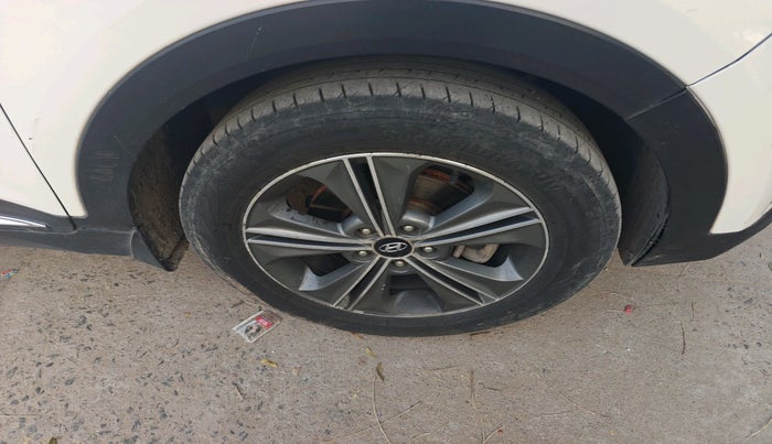 2017 Hyundai Creta SX (O) 1.6 DIESEL, Diesel, Manual, 1,48,021 km, tyre