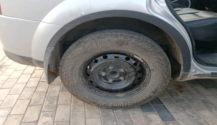 2014 Mahindra XUV500 W6, Diesel, Manual, 1,62,602 km, tyre