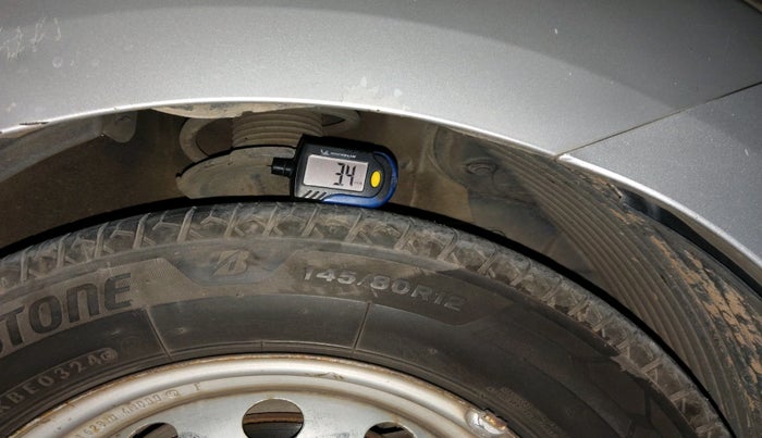 2013 Hyundai Eon ERA +, Petrol, Manual, 2,12,093 km, tyre