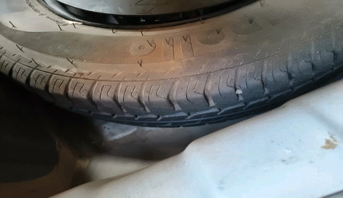 2012 Hyundai i10 MAGNA 1.1, Petrol, Manual, 85,775 km, tyre