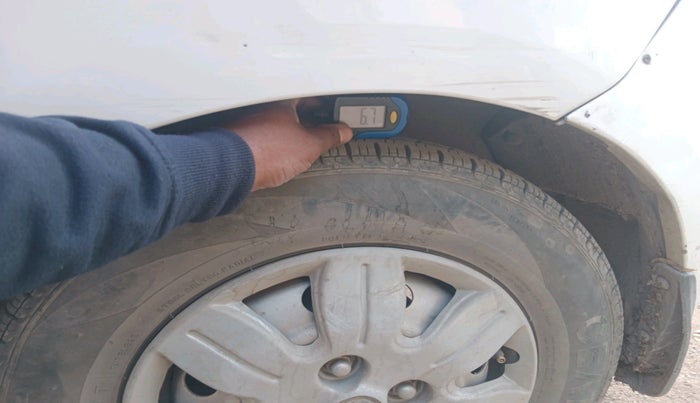 2014 Hyundai i10 MAGNA 1.1, CNG, Manual, 1,20,127 km, tyre