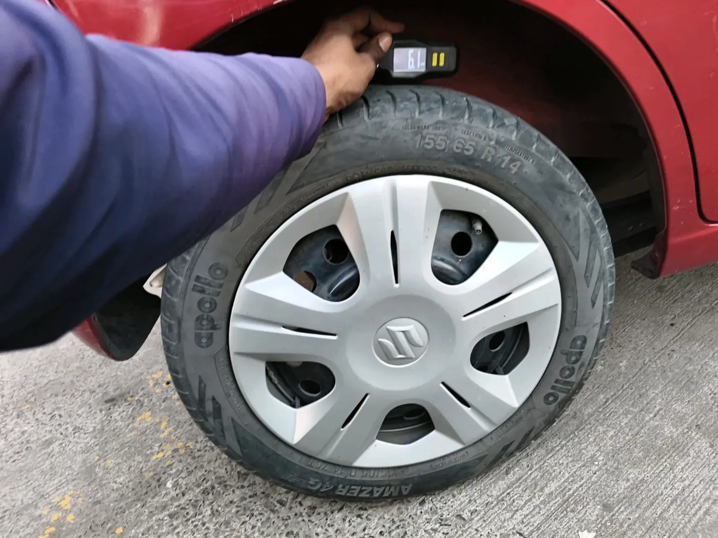 2015 Maruti Wagon R 1.0 VXI, Petrol, Manual, 1,43,967 km, tyre