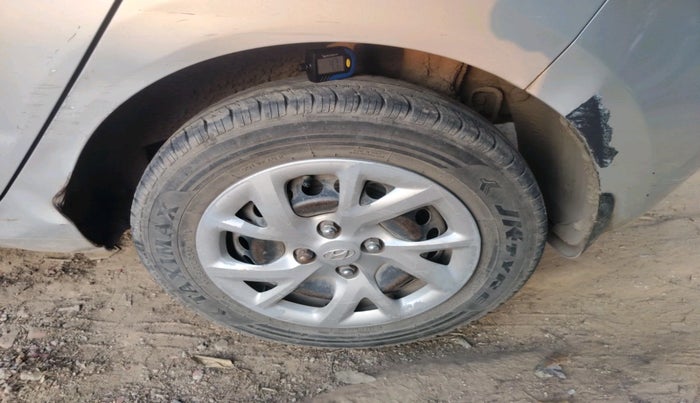 2017 Hyundai Grand i10 MAGNA 1.1 CRDI, Diesel, Manual, 1,58,981 km, tyre