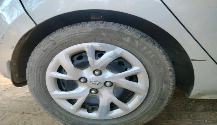 2017 Hyundai Grand i10 MAGNA 1.1 CRDI, Diesel, Manual, 1,58,981 km, tyre