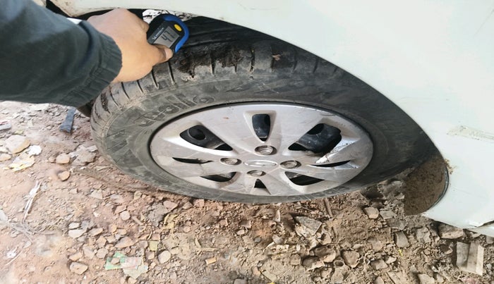 2011 Hyundai i10 MAGNA 1.2, Petrol, Manual, 1,07,681 km, tyre