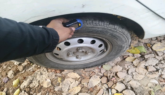 2011 Hyundai i10 MAGNA 1.2, Petrol, Manual, 1,07,681 km, tyre