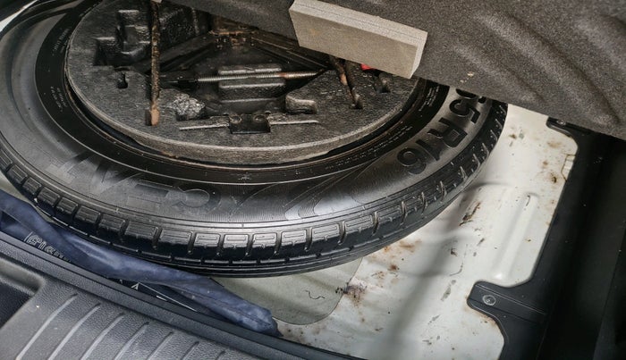 2018 Hyundai Creta E PLUS 1.6 PETROL, Petrol, Manual, 70,023 km, tyre