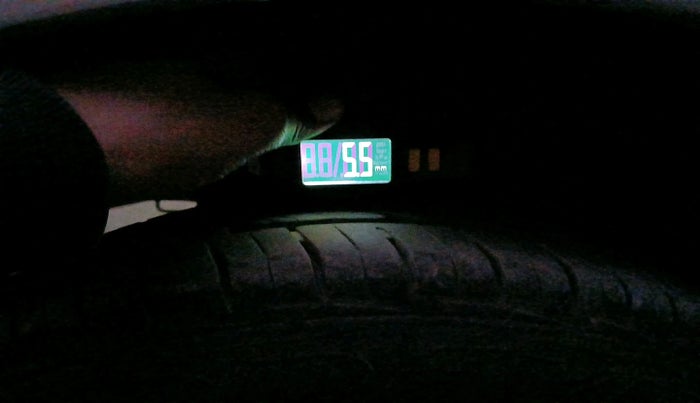 2012 Hyundai Eon ERA +, Petrol, Manual, 71,350 km, tyre