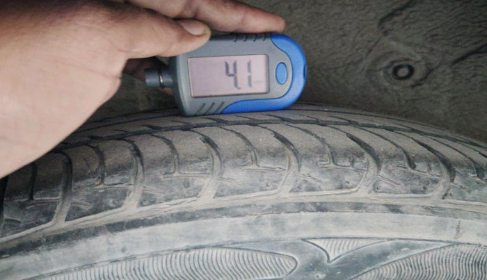 2017 Maruti Celerio ZXI AMT, Petrol, Automatic, 1,04,413 km, tyre