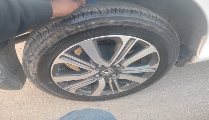 2022 Honda Amaze 1.2L I-VTEC VX CVT, Petrol, Automatic, 23,571 km, tyre