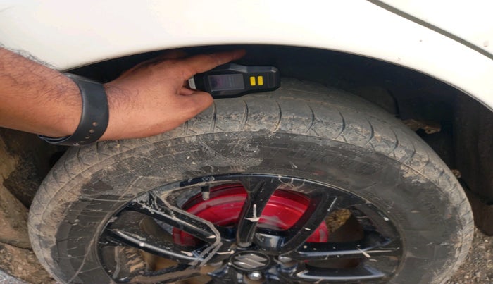 2023 Maruti Swift ZXI CNG, Petrol, Manual, 1,14,830 km, tyre