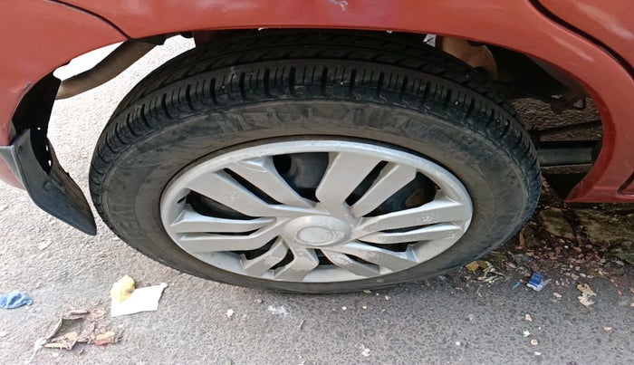 2011 Maruti Alto K10 LXI, Petrol, Manual, 76,292 km, tyre