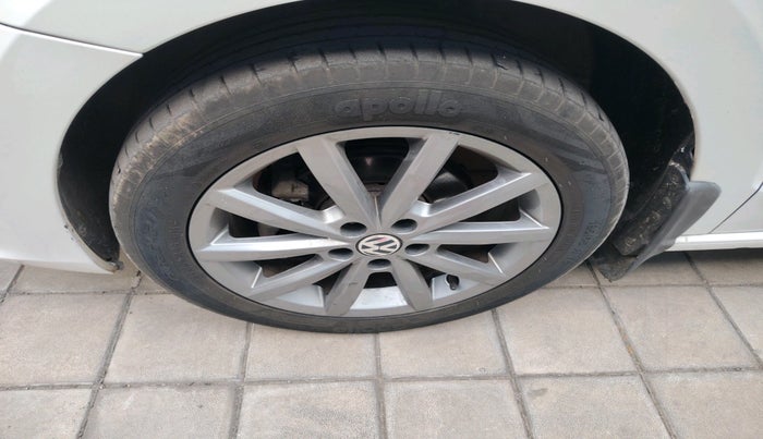 2019 Volkswagen Vento 1.2 TSI HIGHLINE PLUS AT, Petrol, Automatic, 75,104 km, tyre