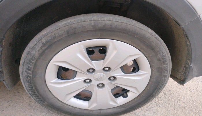 2017 Hyundai Creta E PLUS 1.4 DIESEL, Diesel, Manual, 1,48,951 km, tyre