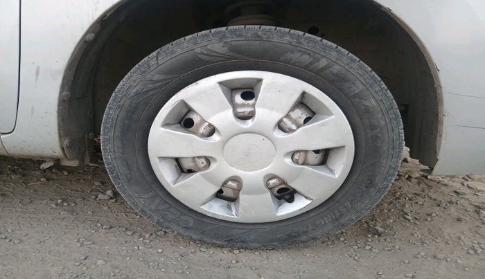 2014 Maruti Wagon R 1.0 LXI CNG, Petrol, Manual, 2,82,785 km, tyre