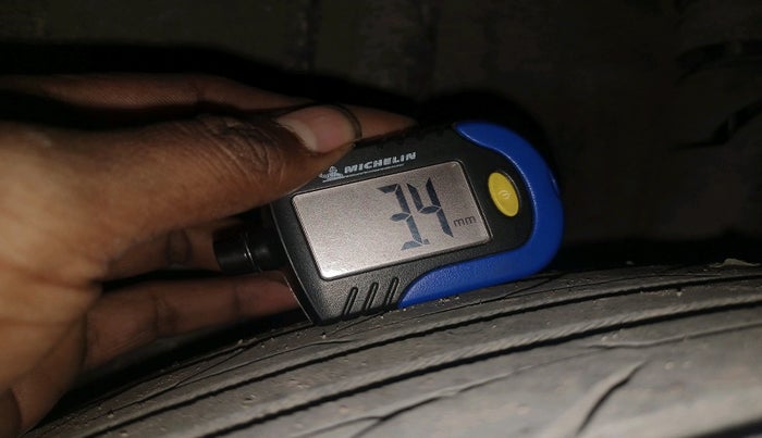 2012 Honda Brio S MT, Petrol, Manual, 70,310 km, tyre