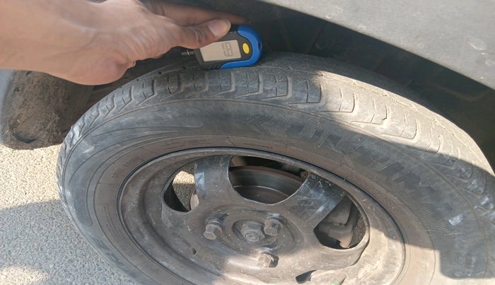 2018 Renault Kwid RXT 1.0, Petrol, Manual, 71,592 km, tyre