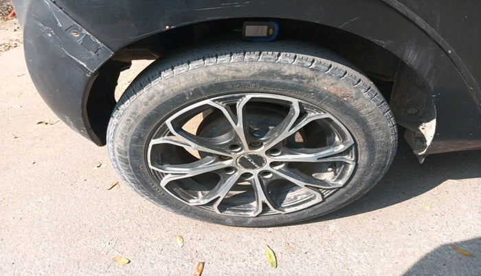 2013 Chevrolet Beat LS PETROL, Petrol, Manual, 78,777 km, tyre