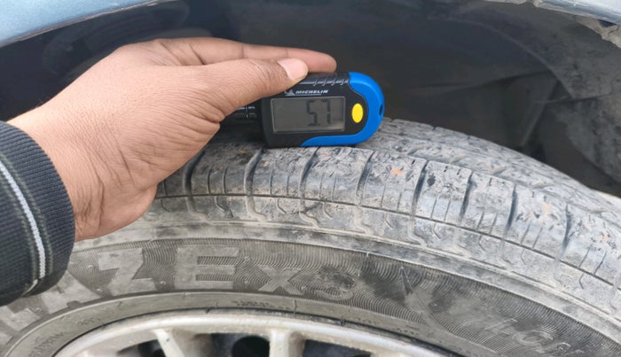 2011 Maruti Swift Dzire VXI, Petrol, Manual, 1,57,390 km, tyre