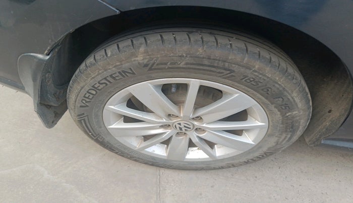 2016 Volkswagen Ameo HIGHLINE1.5L, Diesel, Manual, 1,48,208 km, tyre