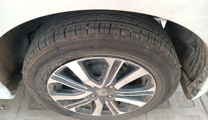 2017 Honda City 1.5L I-VTE V CVT, Petrol, Automatic, 1,25,263 km, tyre