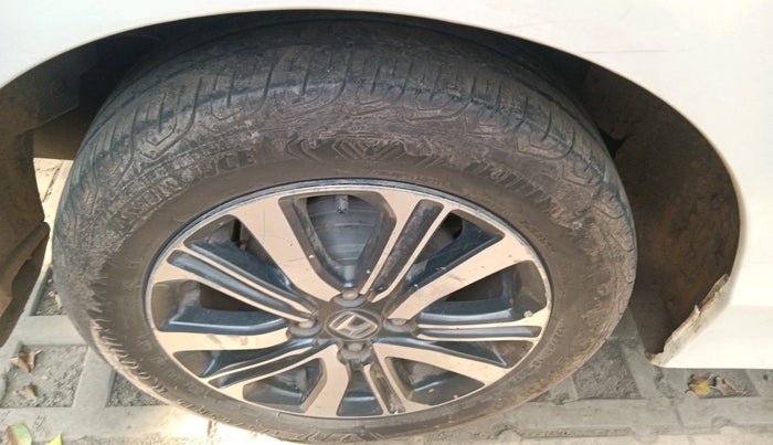 2017 Honda City 1.5L I-VTE V CVT, Petrol, Automatic, 1,25,263 km, tyre