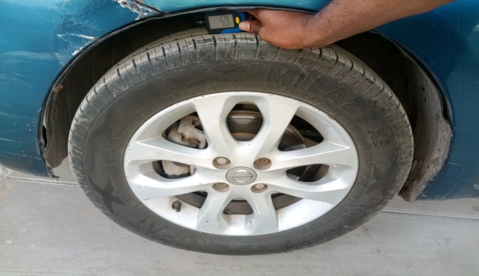 2013 Nissan Micra XV P DIESEL, Diesel, Manual, 1,39,465 km, tyre