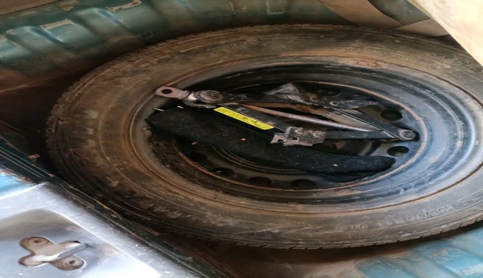 2013 Nissan Micra XV P DIESEL, Diesel, Manual, 1,39,465 km, tyre