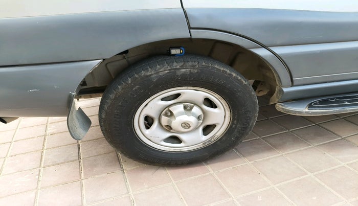 2012 Tata Safari 4X2 LX DICOR, Diesel, Manual, 1,27,360 km, tyre