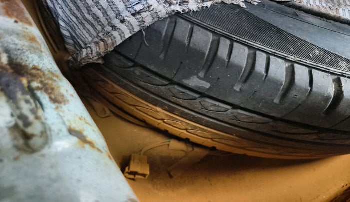 2015 Honda Amaze 1.5L I-DTEC S, Diesel, Manual, 1,55,393 km, tyre