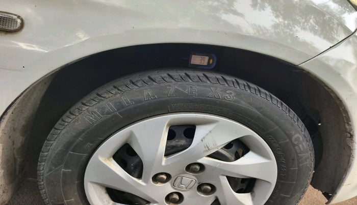 2015 Honda Amaze 1.5L I-DTEC S, Diesel, Manual, 1,55,393 km, tyre