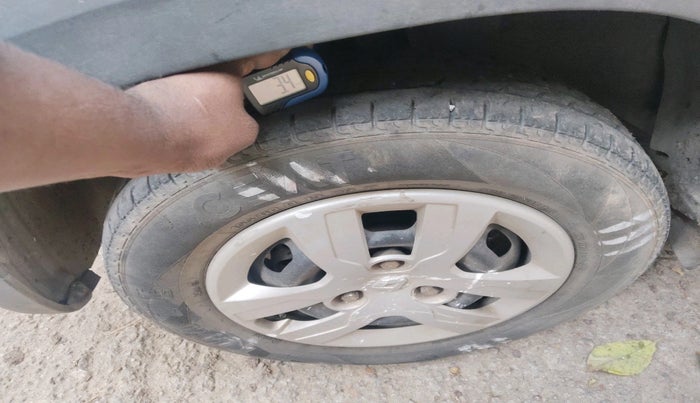 2015 Renault Kwid RXL, Petrol, Manual, 48,701 km, tyre