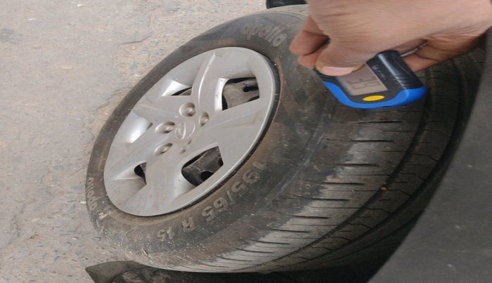 2019 Hyundai VENUE S 1.2, Petrol, Manual, 24,662 km, tyre