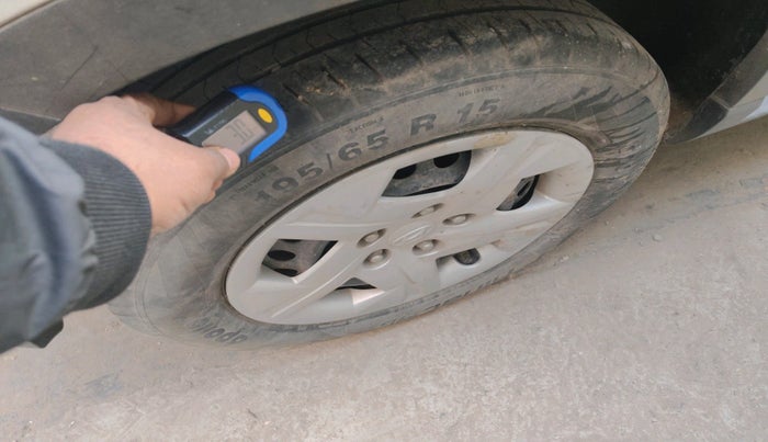 2019 Hyundai VENUE S 1.2, Petrol, Manual, 24,662 km, tyre