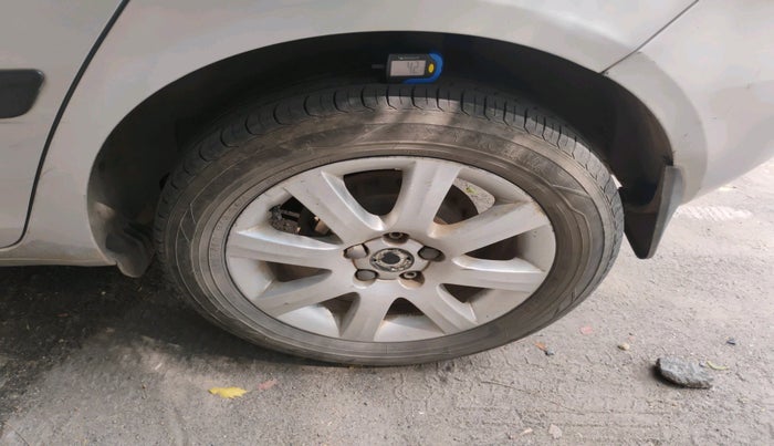 2011 Skoda Fabia ELEGANCE 1.2 TDI, Diesel, Manual, 1,03,655 km, tyre