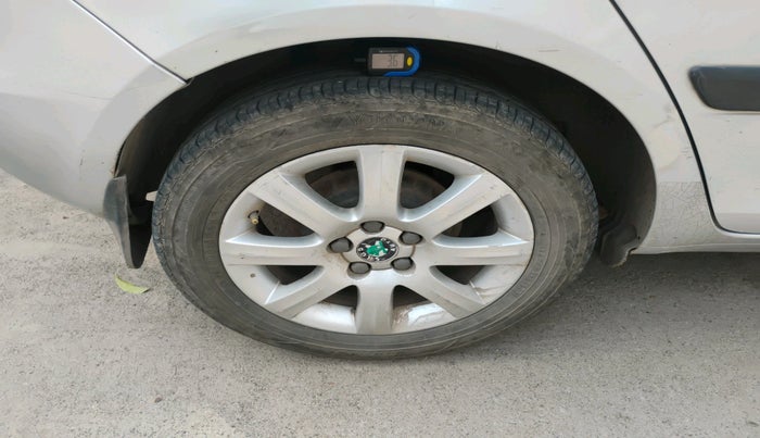 2011 Skoda Fabia ELEGANCE 1.2 TDI, Diesel, Manual, 1,03,655 km, tyre