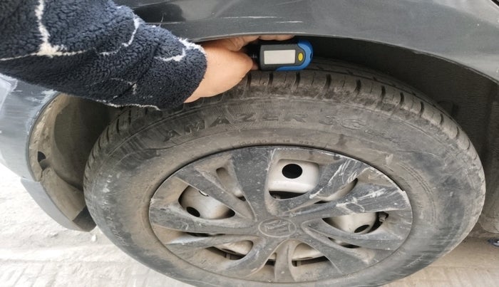 2016 Maruti Swift LXI (O), Petrol, Manual, 67,673 km, tyre