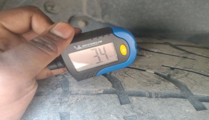 2015 Mahindra XUV500 W10, Diesel, Manual, 89,317 km, tyre